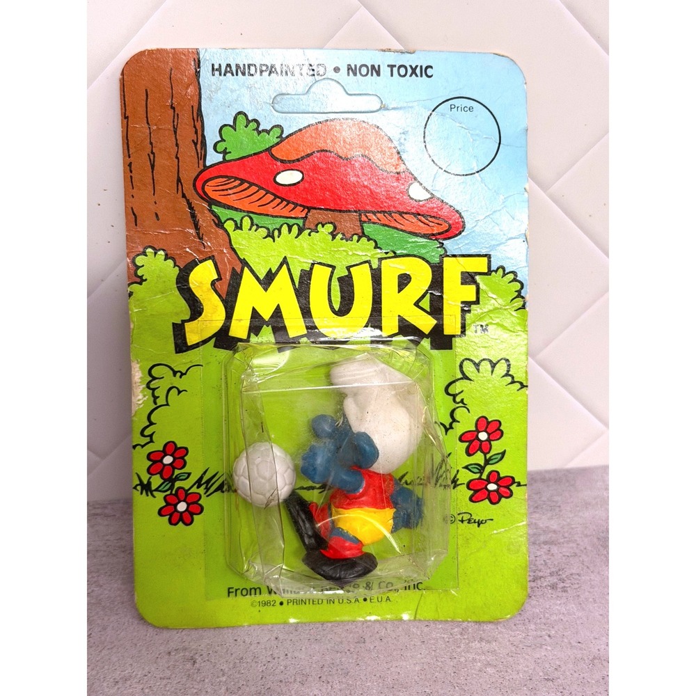 Vintage 1982 Soccer Smurf Figure Schleich Wallace Berrie New on Card Peyo PVC
